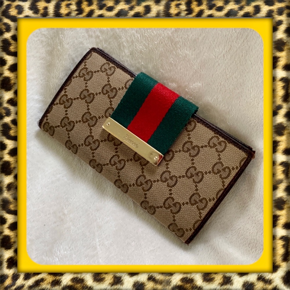 👑✅PRICE FIRM✅ AUTHENTIC Gucci Web Long Wallet